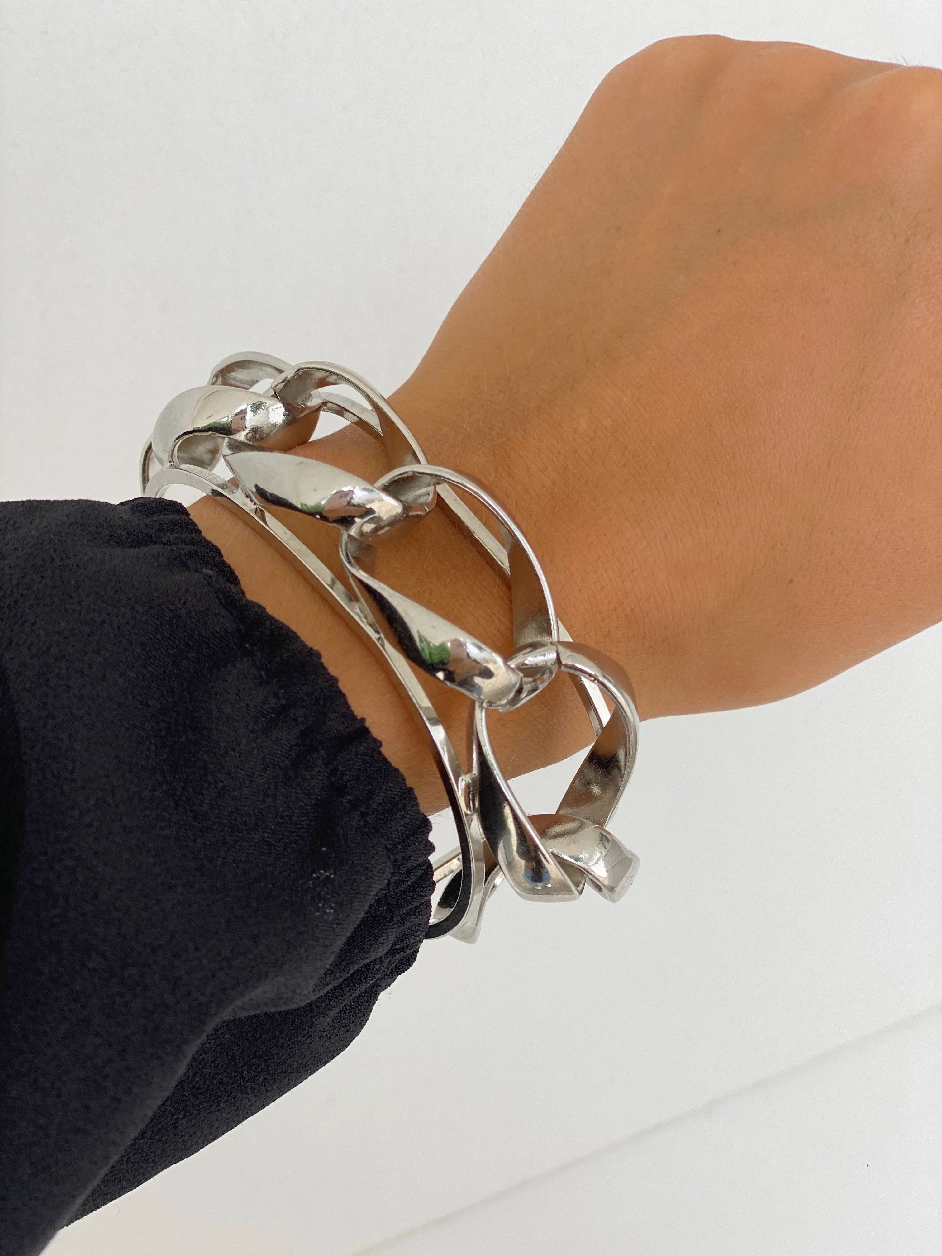 ELIZABETH CHAIN CUFF BRACELET